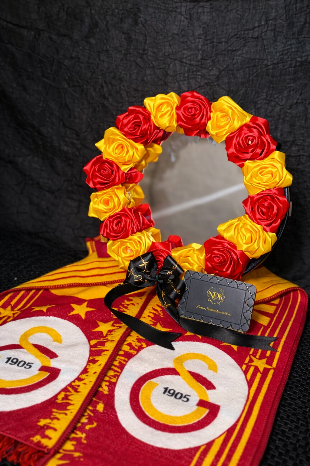 Galatasaray Spiegel mit Seidenrosen